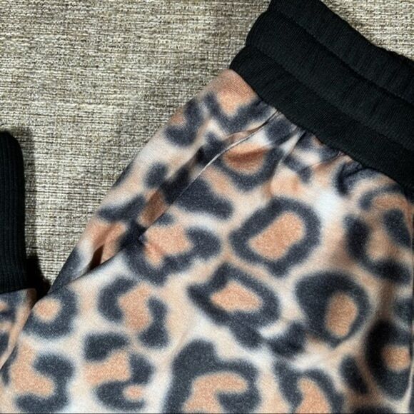 Leopard Animal Print Joggers - Women’s XL - Picture 7 of 8
